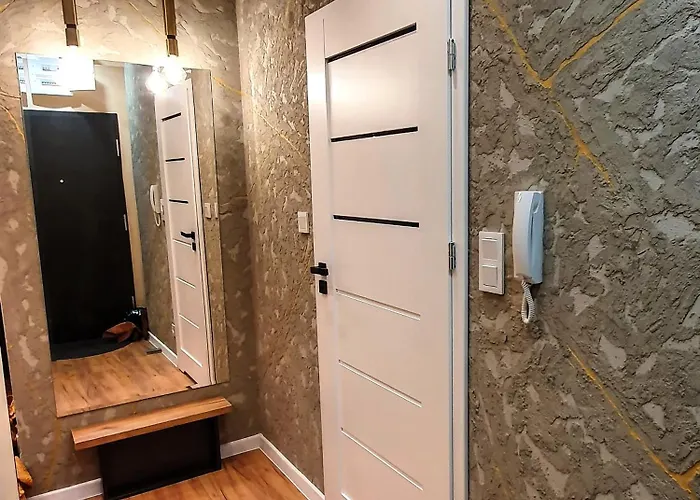 Warta Towers Z Parkingiem Апартаменти