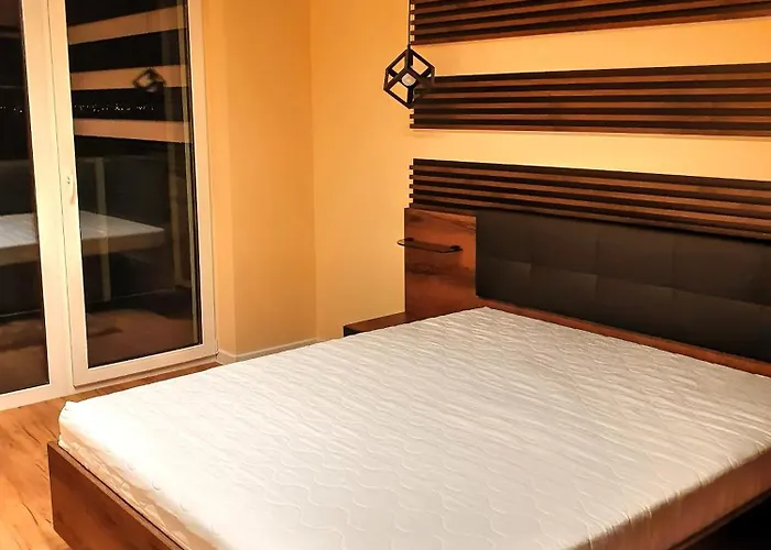 Warta Towers Z Parkingiem Познань