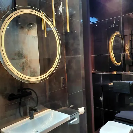 Warta Towers Z Parkingiem פוזנן