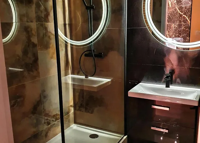 Warta Towers Z Parkingiem דירה *